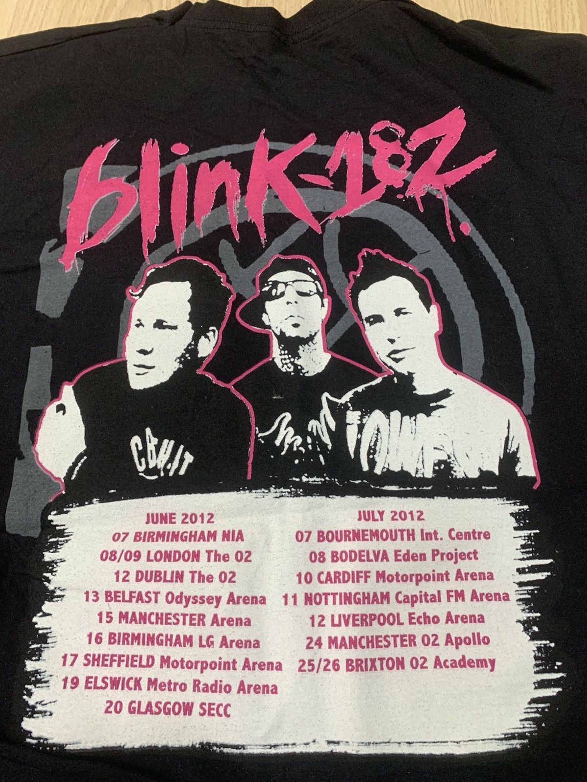 Band Tees Vtg y2k BLINK 182 TOUR BAND SHIRT GREEN DAY DEFTONES KORN Size US L / EU 52-54 / 3 - 1 Thumbnail
