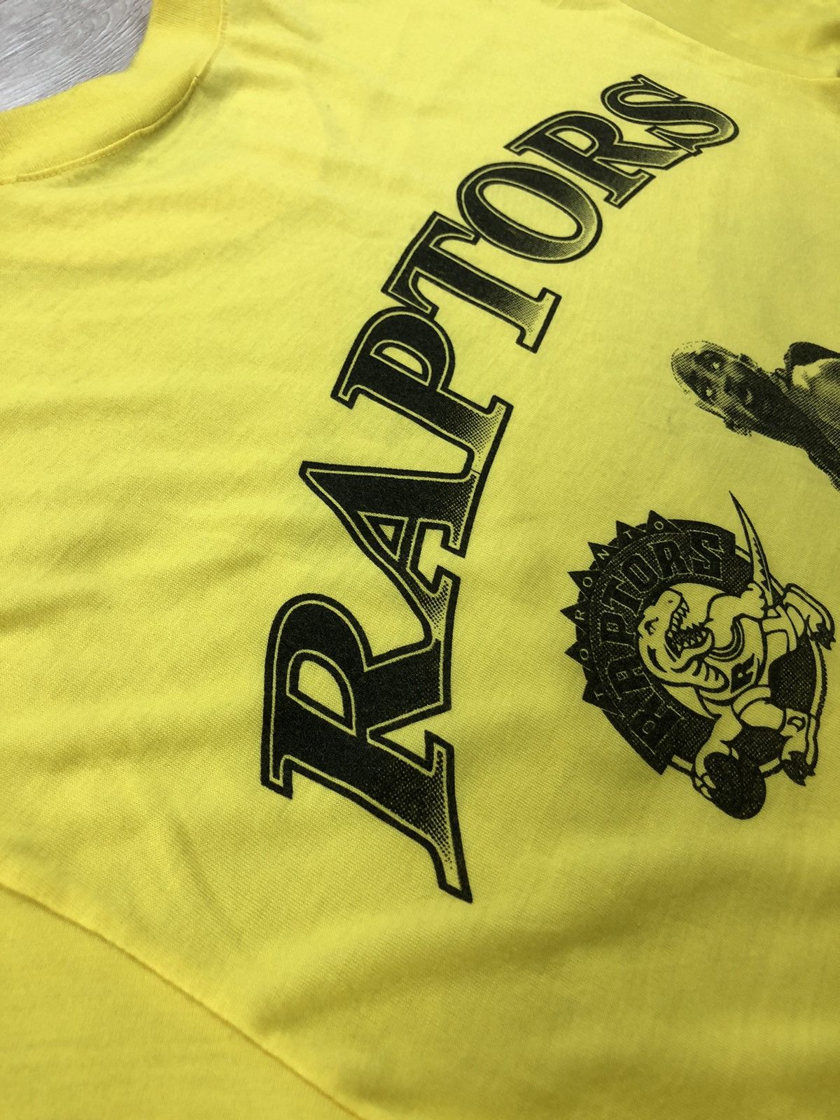 NBA × Vintage Vince Carter Raptors NBA vintage tee rare Size US M / EU 48-50 / 2 - 7 Thumbnail