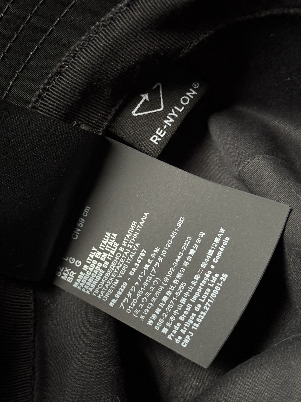 Prada Prada - Re-Nylon Black Bucket Hat with Triangle Pouch / SS22 Size ONE SIZE - 5 Thumbnail