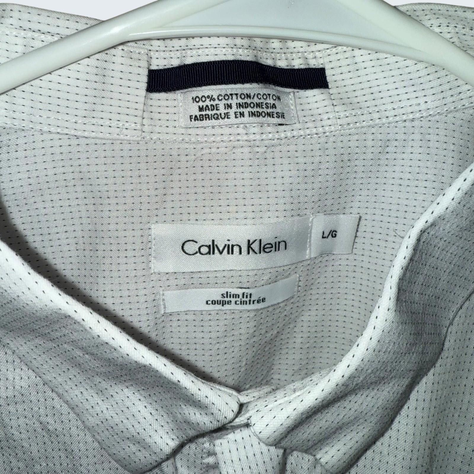 Calvin Klein Calvin Klein Mens Slim Micro Dot Button Down L Long Sleeve Size US L / EU 52-54 / 3 - 3 Thumbnail