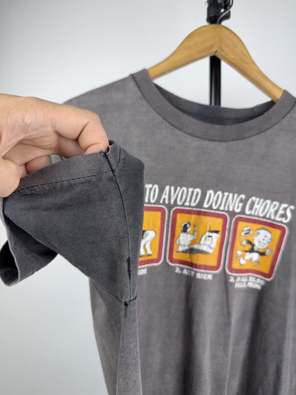 Vintage Vintage Retro 90s Humour How to avoid doing chores T Shirt Size US XL / EU 56 / 4 - 4 Thumbnail