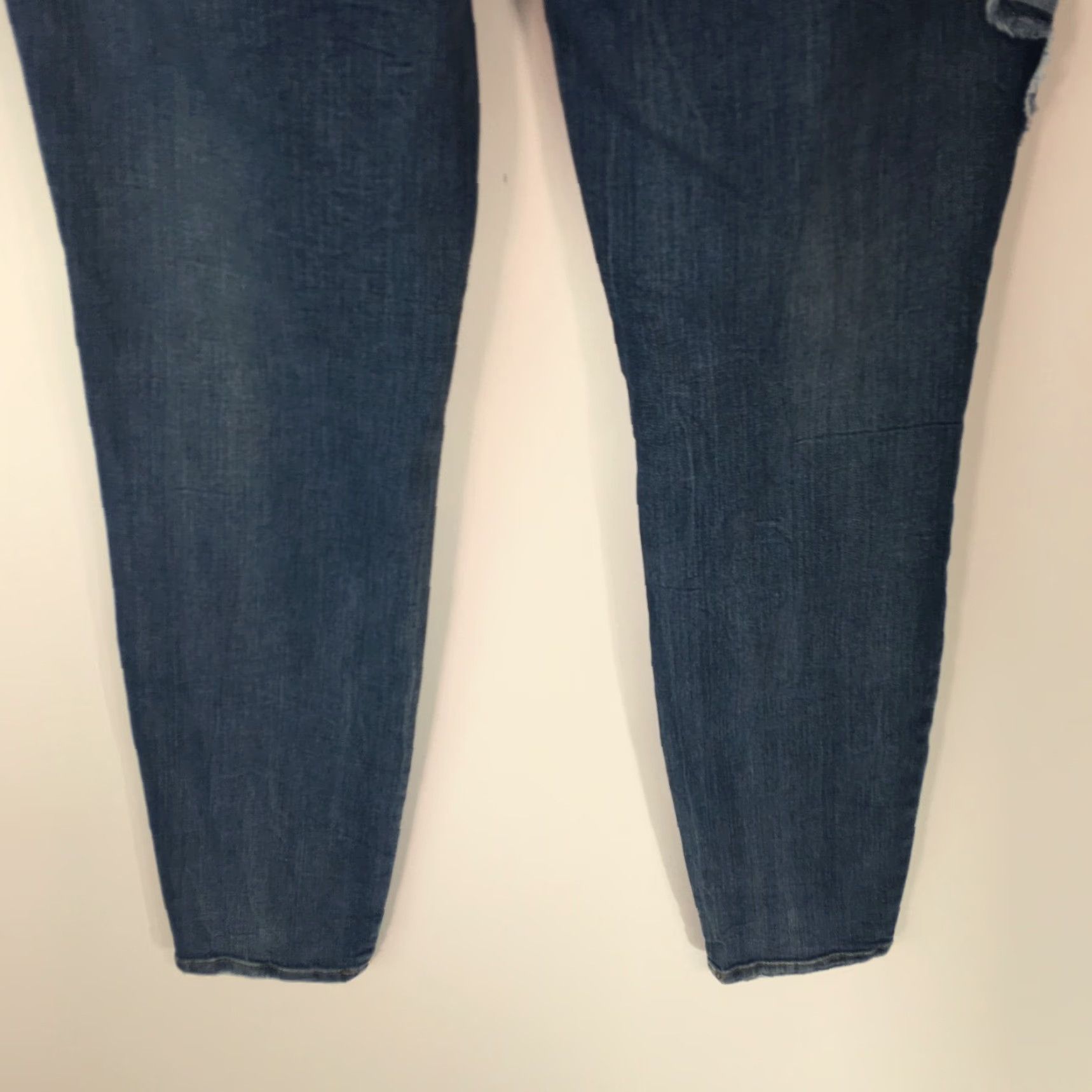 Jessica Simpson Jessica Simpson Jeans Women's Distressed Embroidered Blue Denim Slim Stretch 5-Pocket Size 30 32x30 Size 30" / US 8 / IT 44 - 4 Thumbnail