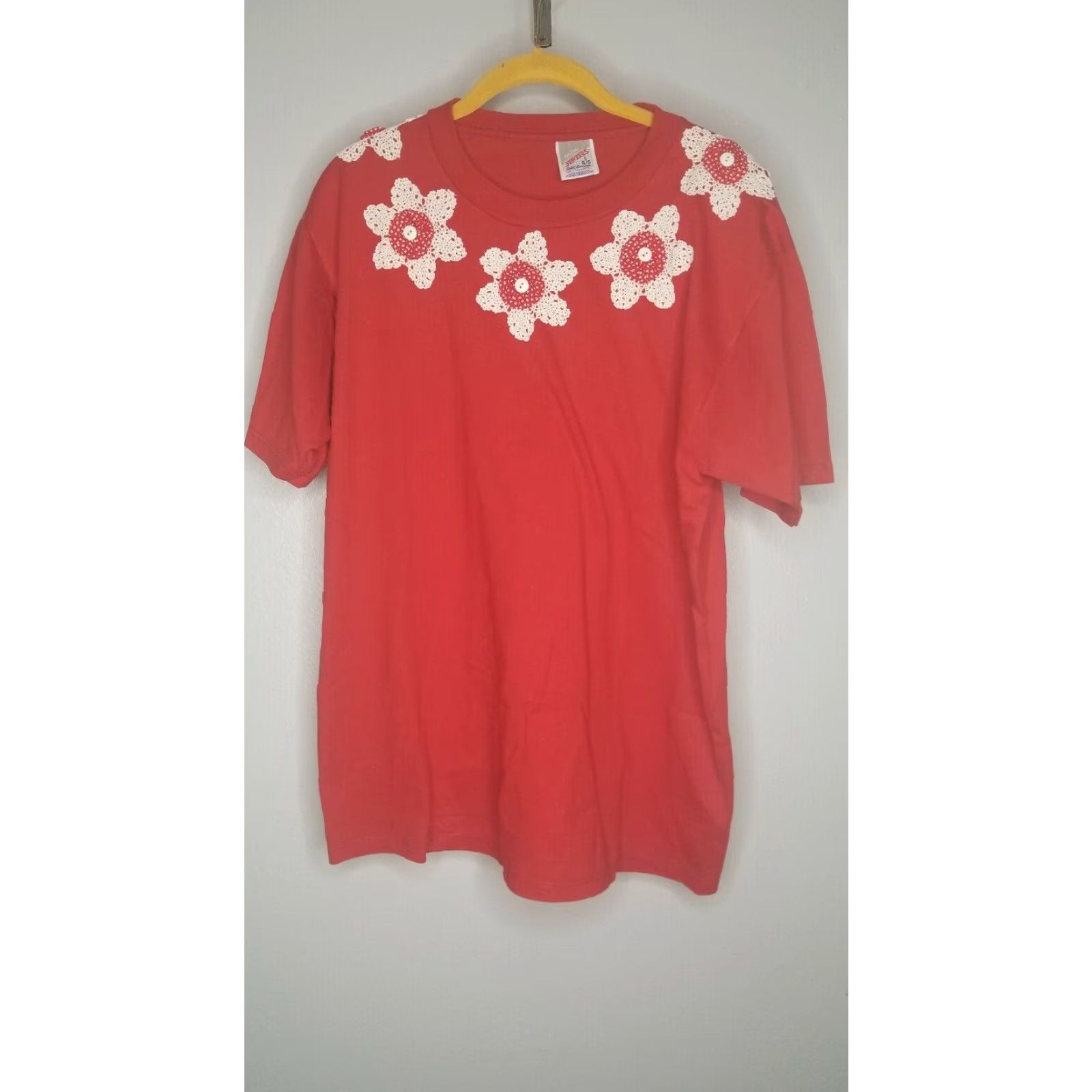 Jerzees VINTAGE Jerzees Shirt Mens L Red Flower Applique 90s Made in USA Mens Size L / US 10 / IT 46 - 2 Thumbnail