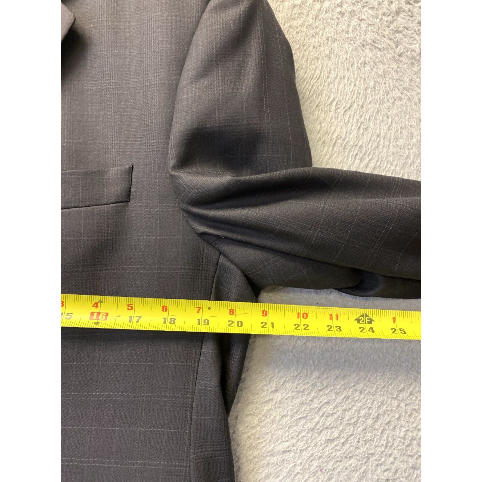 Calvin Klein Calvin Klein Men's Slim Fit Sport Coat Blazer 42 Black Plaid Wool Short Formal Business Wedding Party Size 42R - 3 Thumbnail