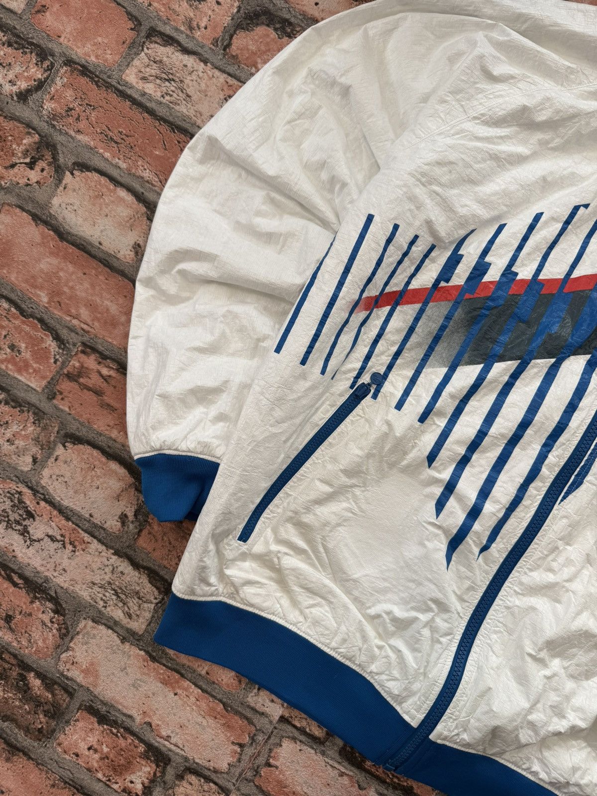 Nike 90’s NIKE RARE FULL ZIP RETRO MULTI BACK LOGO NYLON JACKET Size US M / EU 48-50 / 2 - 4 Thumbnail