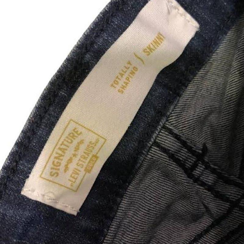 Levi's Signature by Levi's Totally Shaping Skinny Jeans 4S 27x28 Size 27" / US 4 / IT 40 - 6 Thumbnail