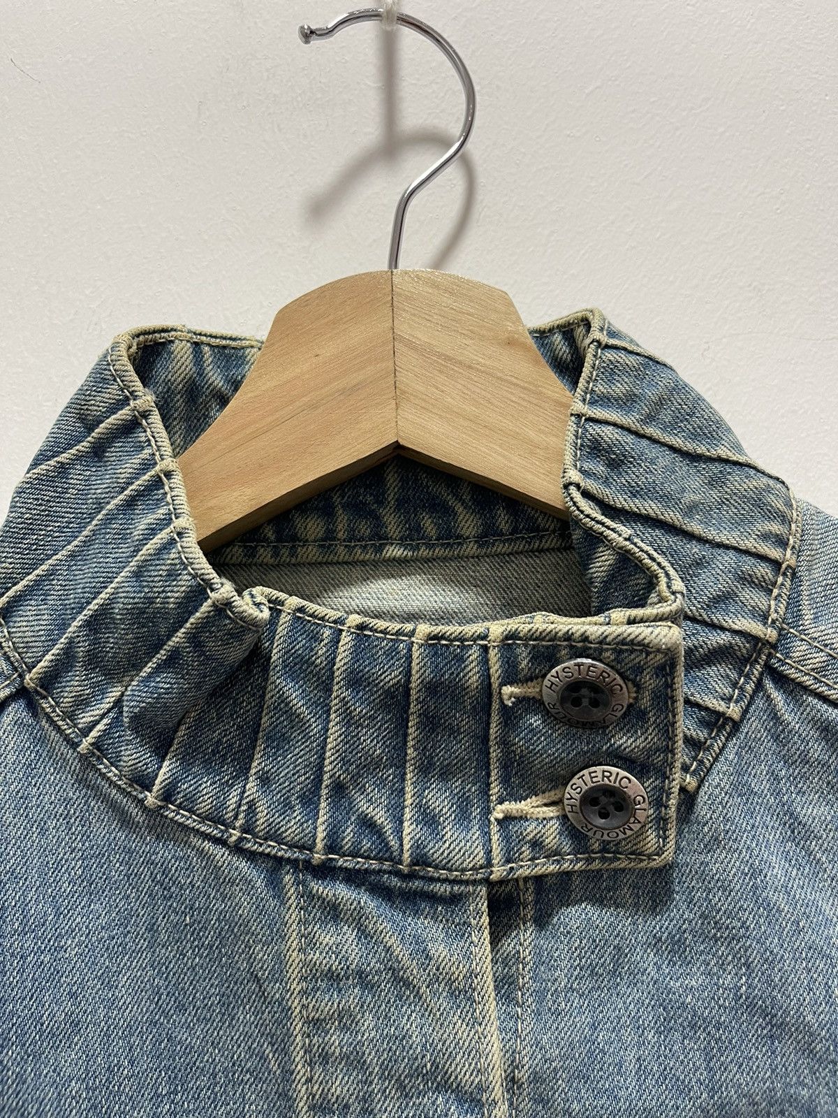 Hysteric Glamour VINTAGE HYSTERIC GLAMOUR UNDERGROUND DISTRESSED DENIM JACKET Size XS / US 0-2 / IT 36-38 - 12 Thumbnail