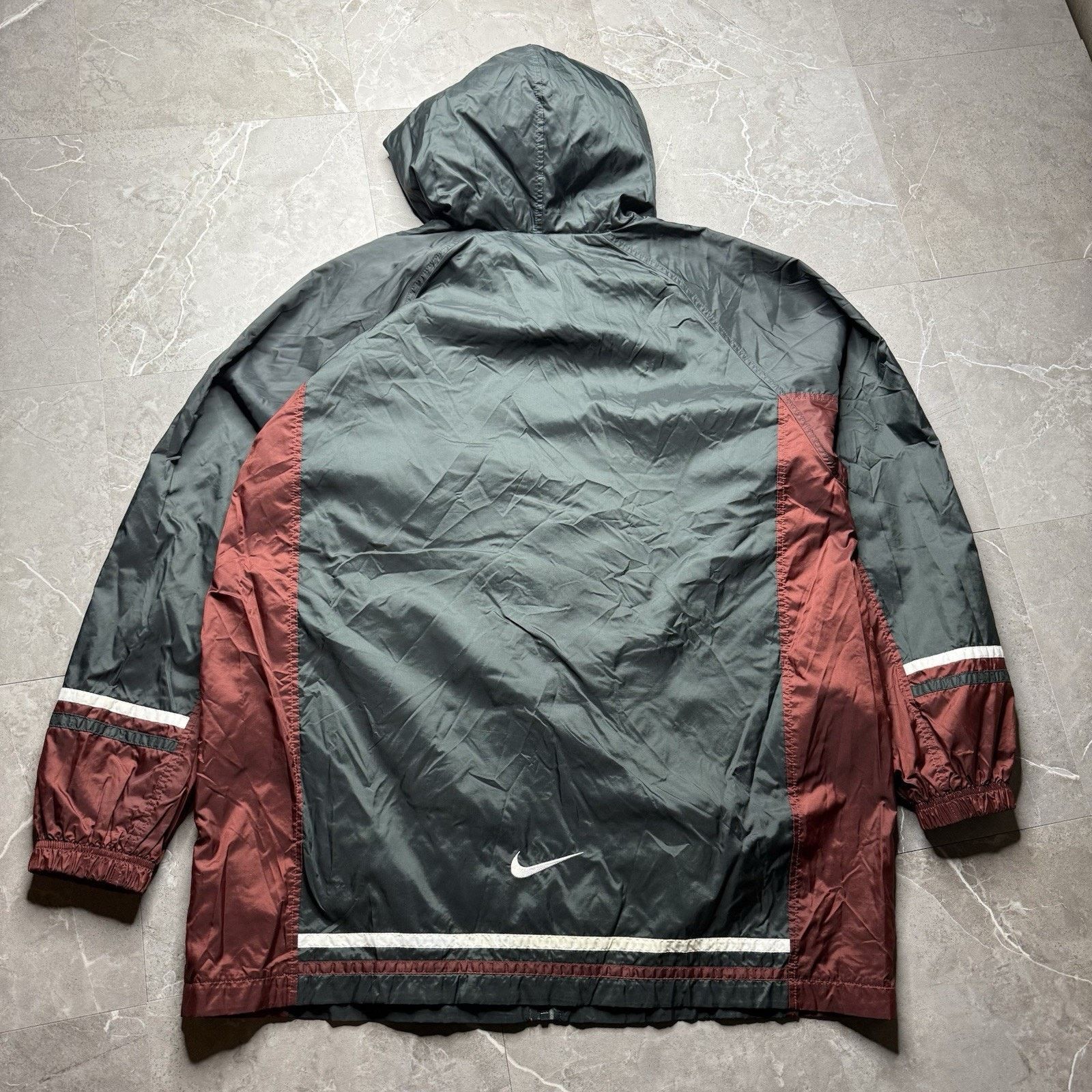 Nike Vintage 90s Nike Black Maroon Full Zip Windbreaker Jacket Size US L / EU 52-54 / 3 - 2 Thumbnail