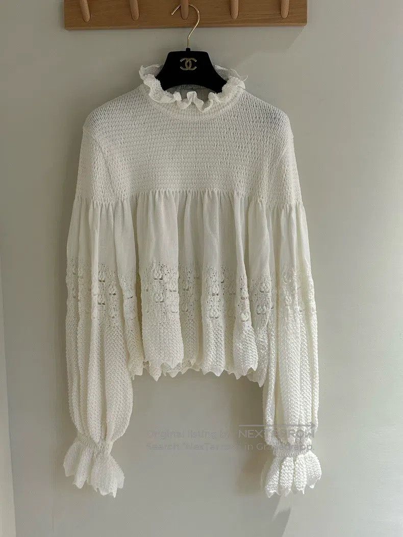 Chanel 20S white wooden ear knitted long sleeves