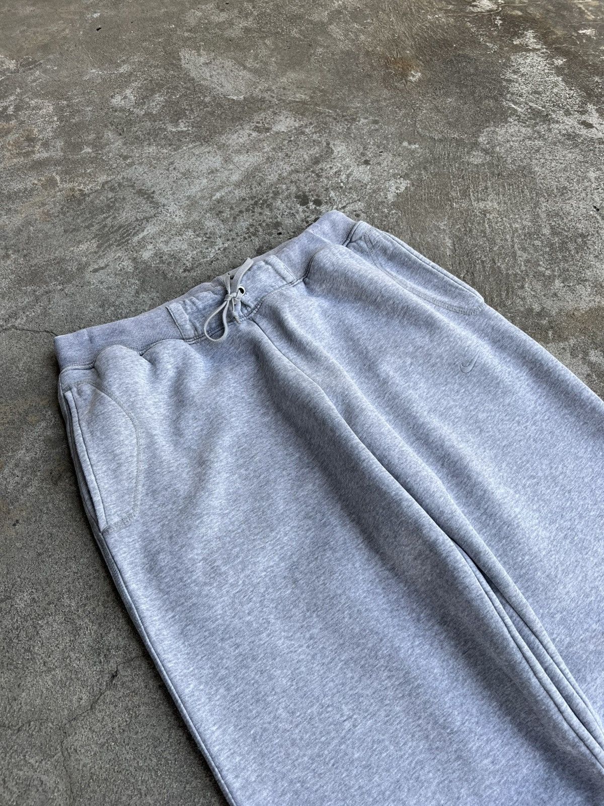 Nike × Vintage Crazy Vintage Y2K/2000s Baggy Light Grey Nike Sweatpants Size US 32 / EU 48 - 3 Thumbnail
