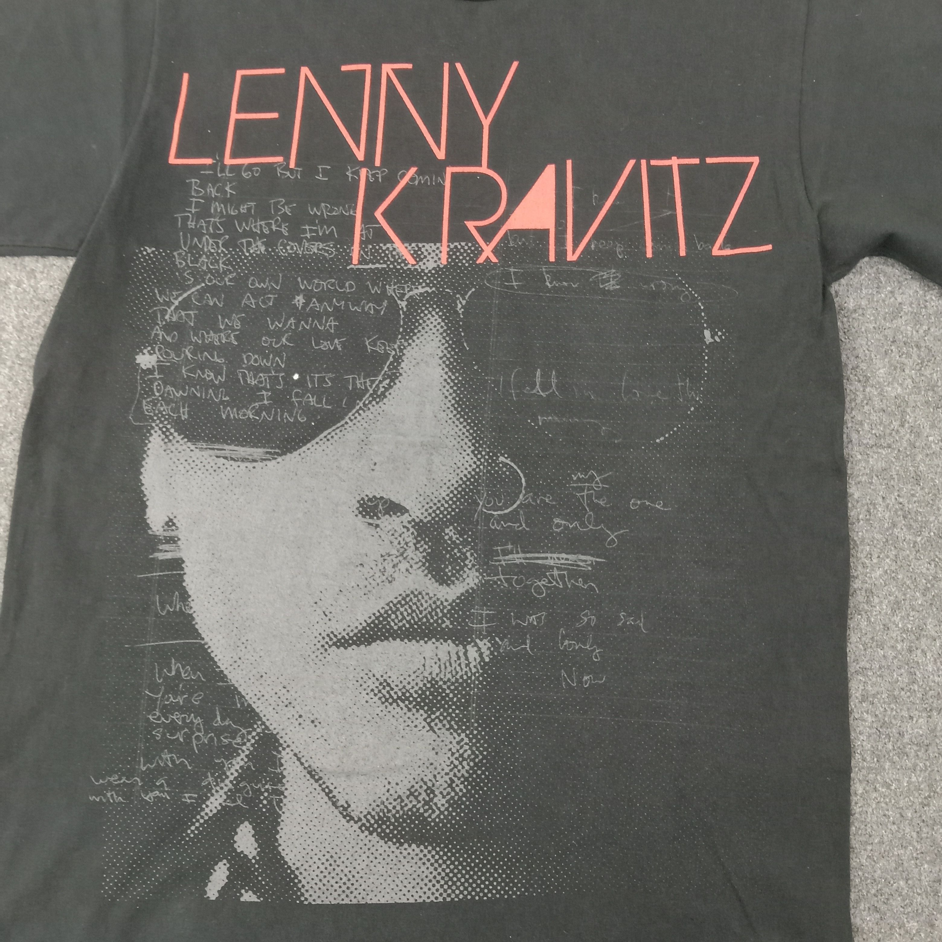 Band Tees Lenny Kravitz Black and White World Tour 2012 Tshirt C259N60 Size US S / EU 44-46 / 1 - 2 Thumbnail