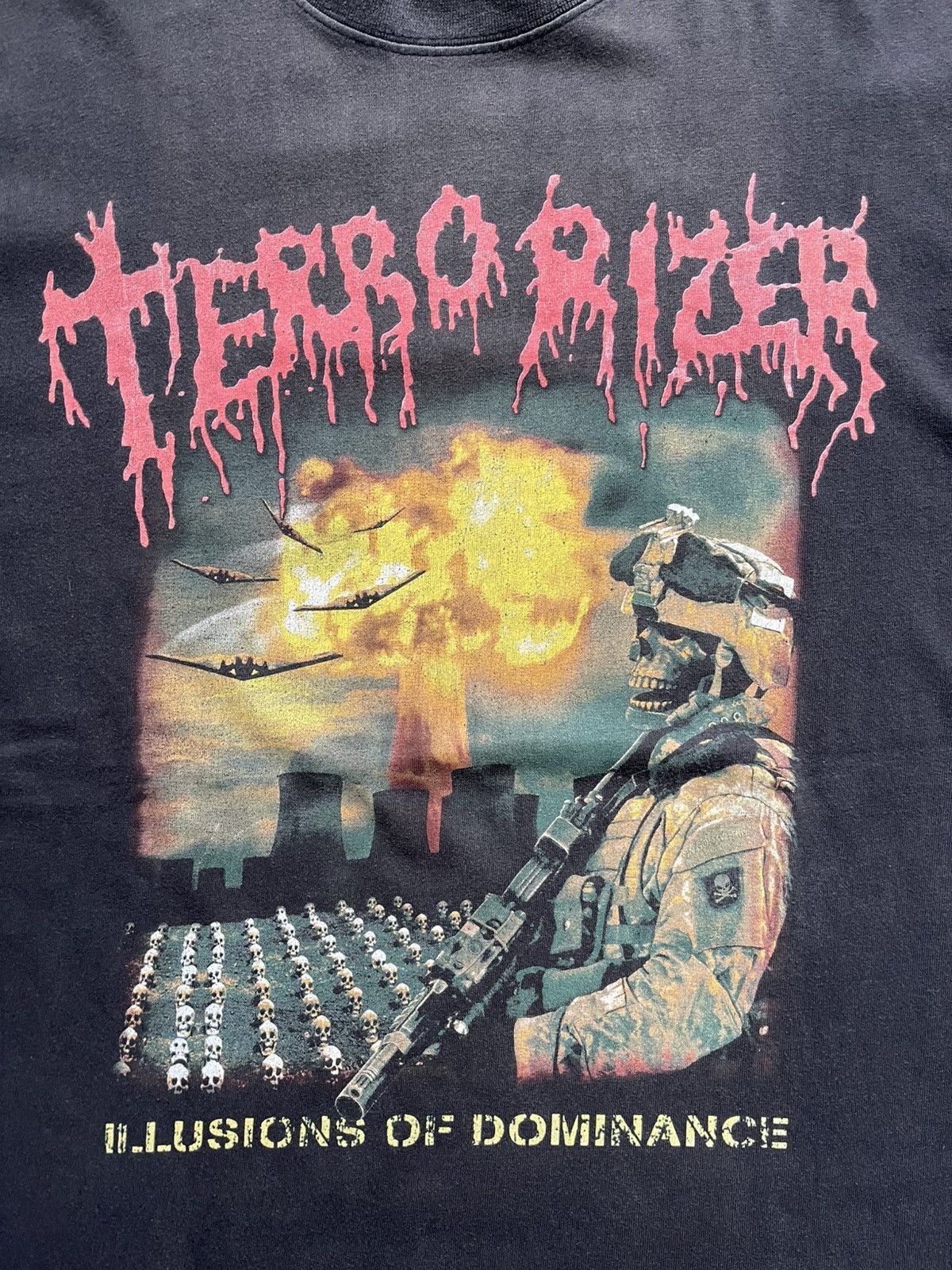 Band Tees vintage early 2000s terrorizer illusions of dominance Size US M / EU 48-50 / 2 - 2 Thumbnail