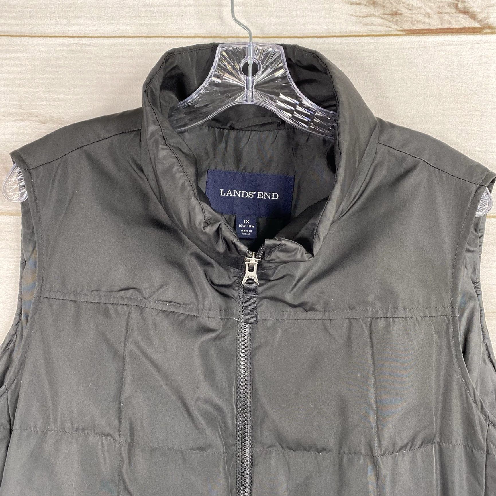 Lands' End VINTAGE not applicable so use Lands' End Jacket Womens 1X Puffer Vest Black Down Filled Full Zip Pockets Quilt Size XL / US 12-14 / IT 48-50 - 2 Thumbnail