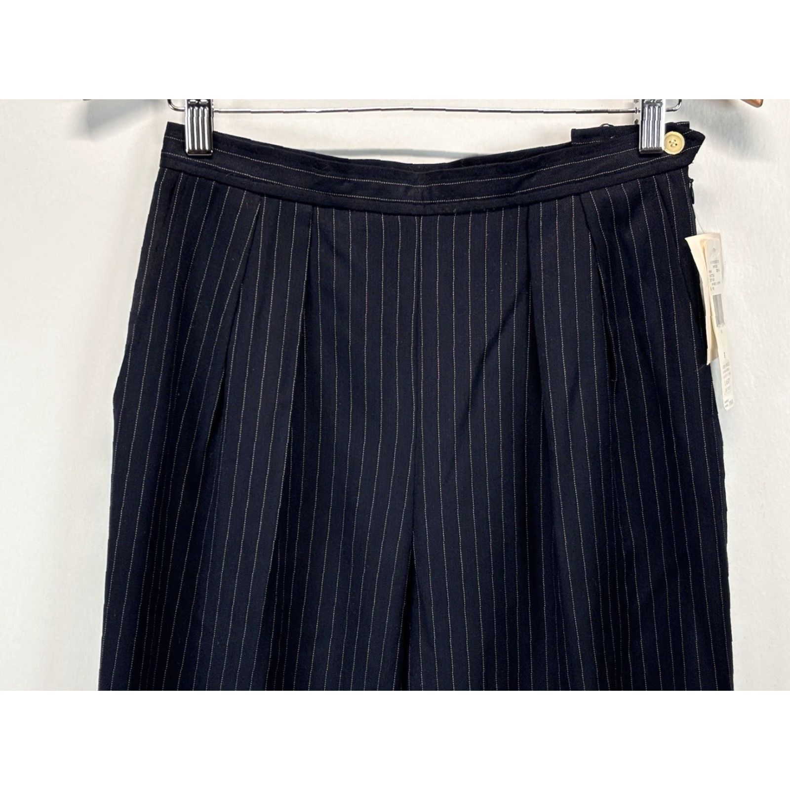 Jones New York VINTAGE Jones New York Pants Women Sz 8 Navy Wool Pinstripe Pleated Dress Pants Size 30" / US 8 / IT 44 - 2 Thumbnail