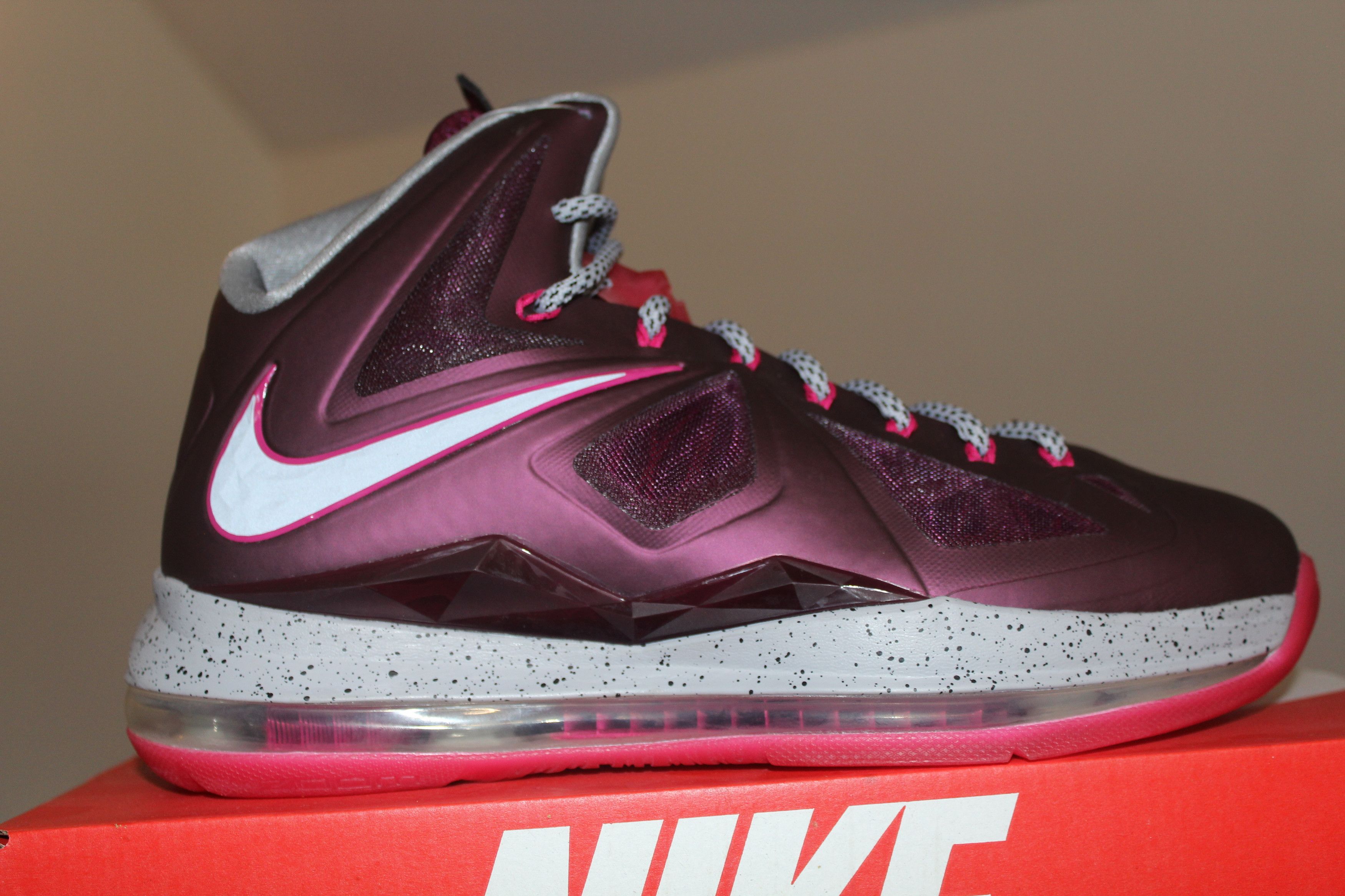 Nike Lebron 10 Crown Jewel 2012 Size 8.5 New 542244-600 Size US 8.5 / EU 41-42 - 4 Thumbnail