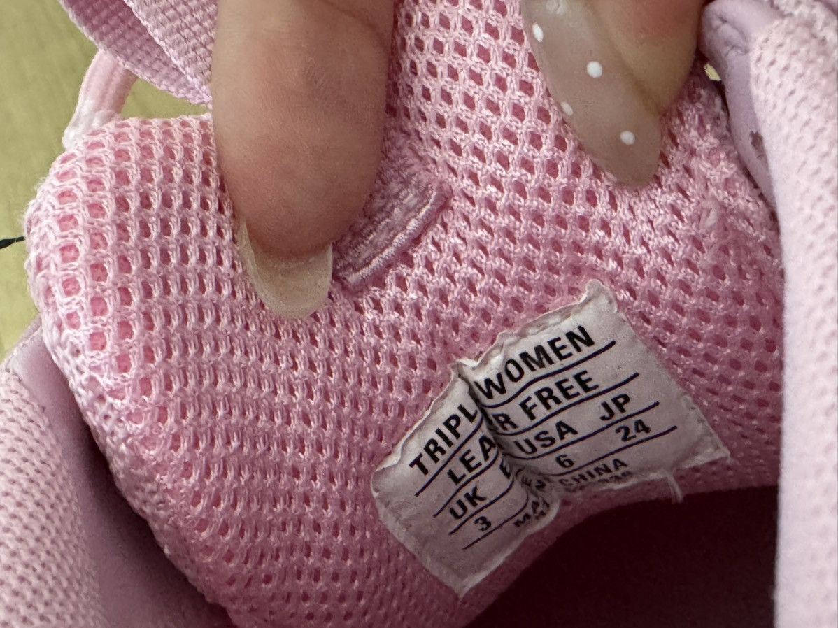 Balenciaga NEW Balenciaga Women’s Triple S Sneaker Faded Pink Size 36 Size US 6 / IT 36 - 8 Thumbnail