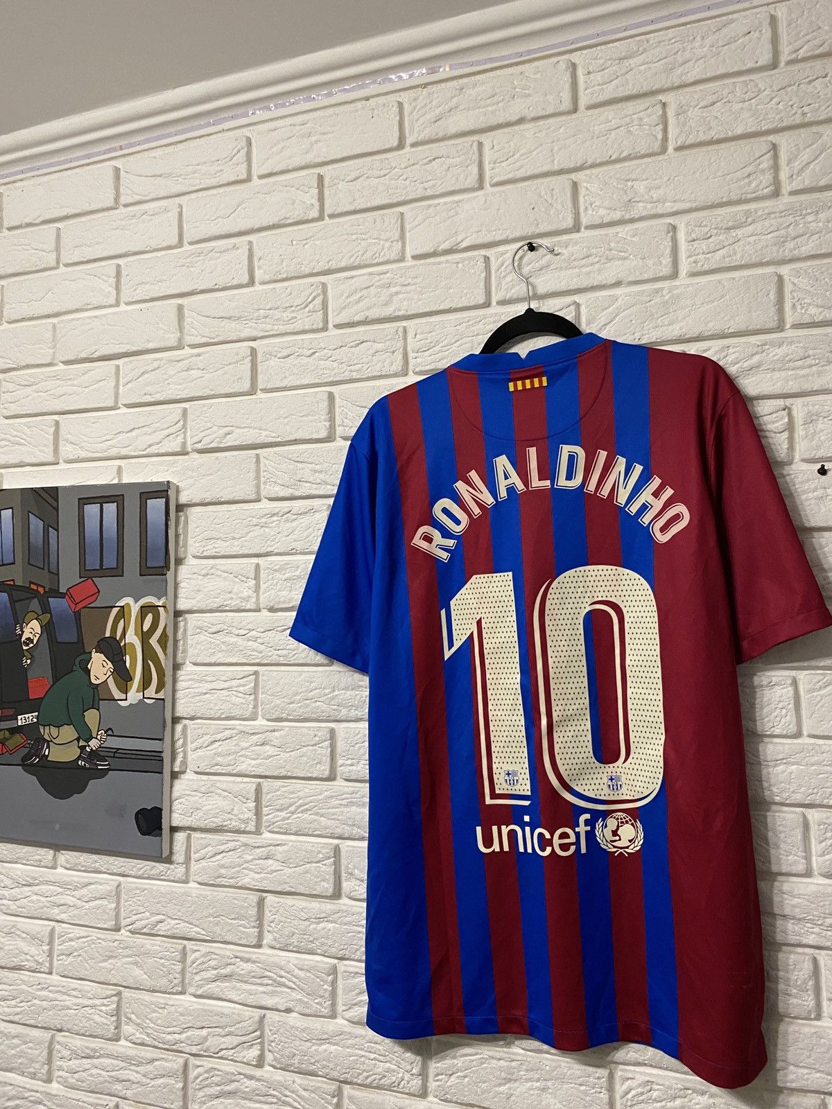 Vintage FC Barcelona Ronaldinho 2022/23 x 2003/04 Nike Home Jersey Size US XL / EU 56 / 4 - 5 Thumbnail