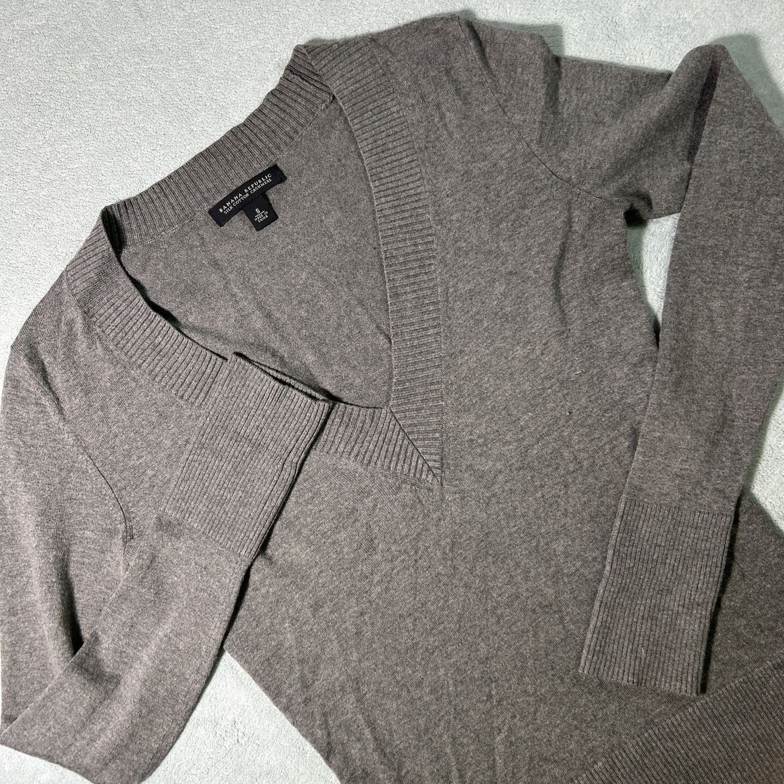 Banana Republic Luxury Blend Wool Silk Cashmere Cable Knit Sweater Small Size S / US 4 / IT 40 - 2 Thumbnail