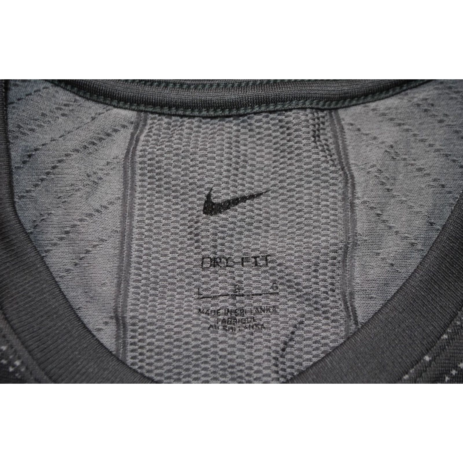 Nike NIKE DRI-FIT SEAMLESS SS TOP MEN'S GRAY TRAINING DM5509-068 LARGE TOP Size US L / EU 52-54 / 3 - 3 Thumbnail