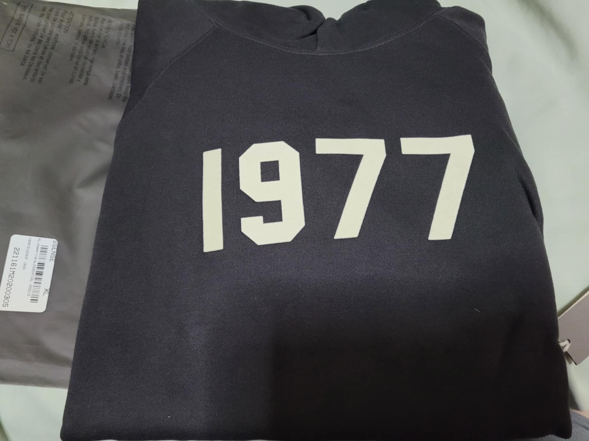 Fear of God sz XXL Fear of God Essentials 1977 Hoodie Iron Size US XXL / EU 58 / 5 - 5 Thumbnail