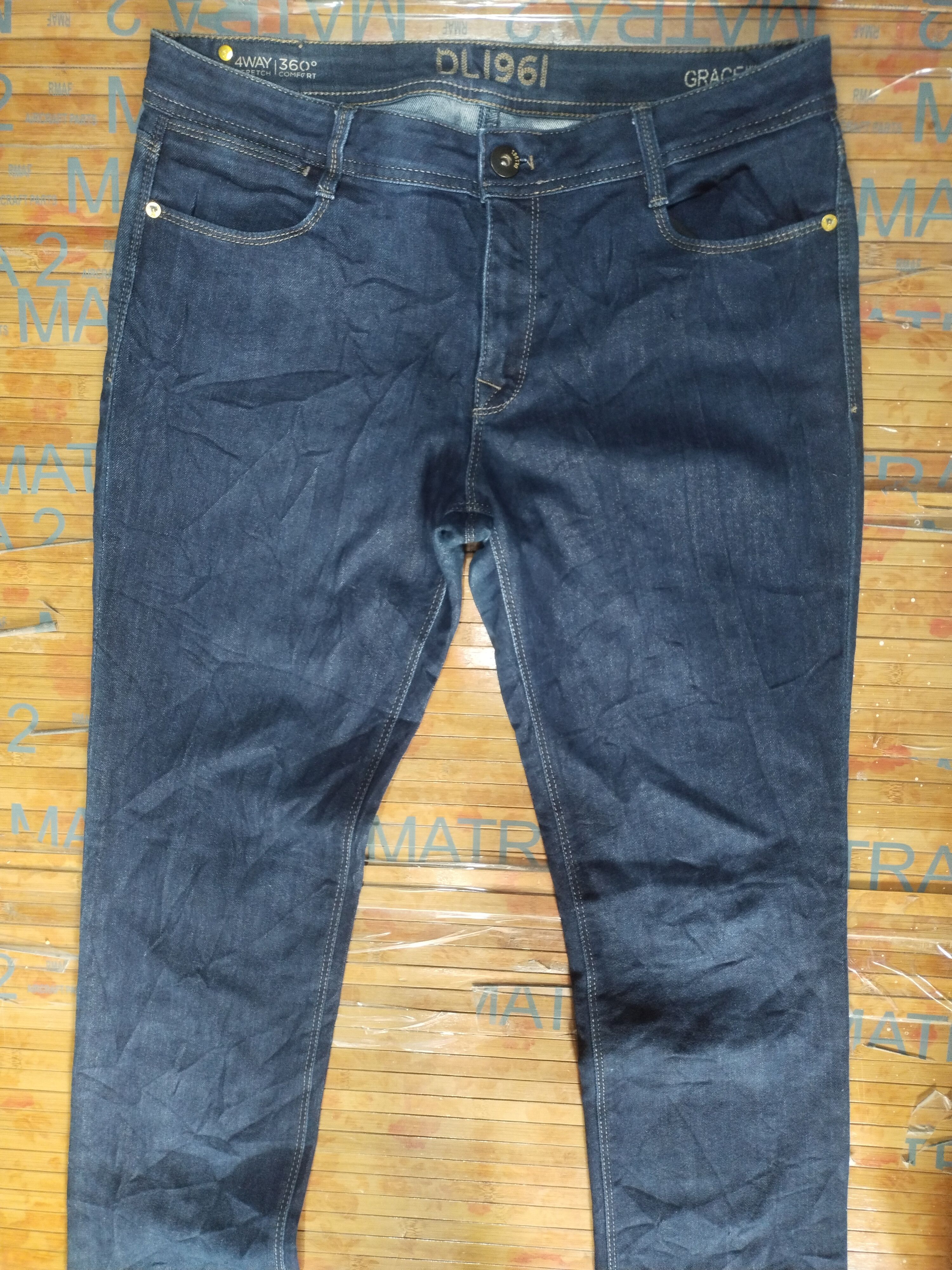 DL1961 Jeans Stretch DL1961 Grace Straight Sz 32" Size 32" / US 10 / IT 46 - 11 Thumbnail