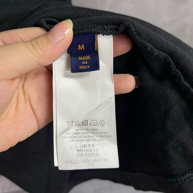 Louis Vuitton Louis Vuitton Black Crew Neck Pullover short sleeves Size US M / EU 48-50 / 2 - 4 Thumbnail