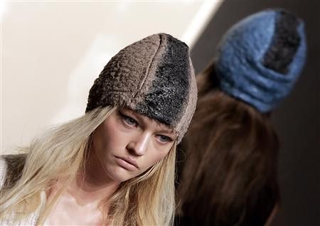 Prada Mohair Mohawk Beanie Hat FW 2007 Runway Size ONE SIZE - 7 Thumbnail