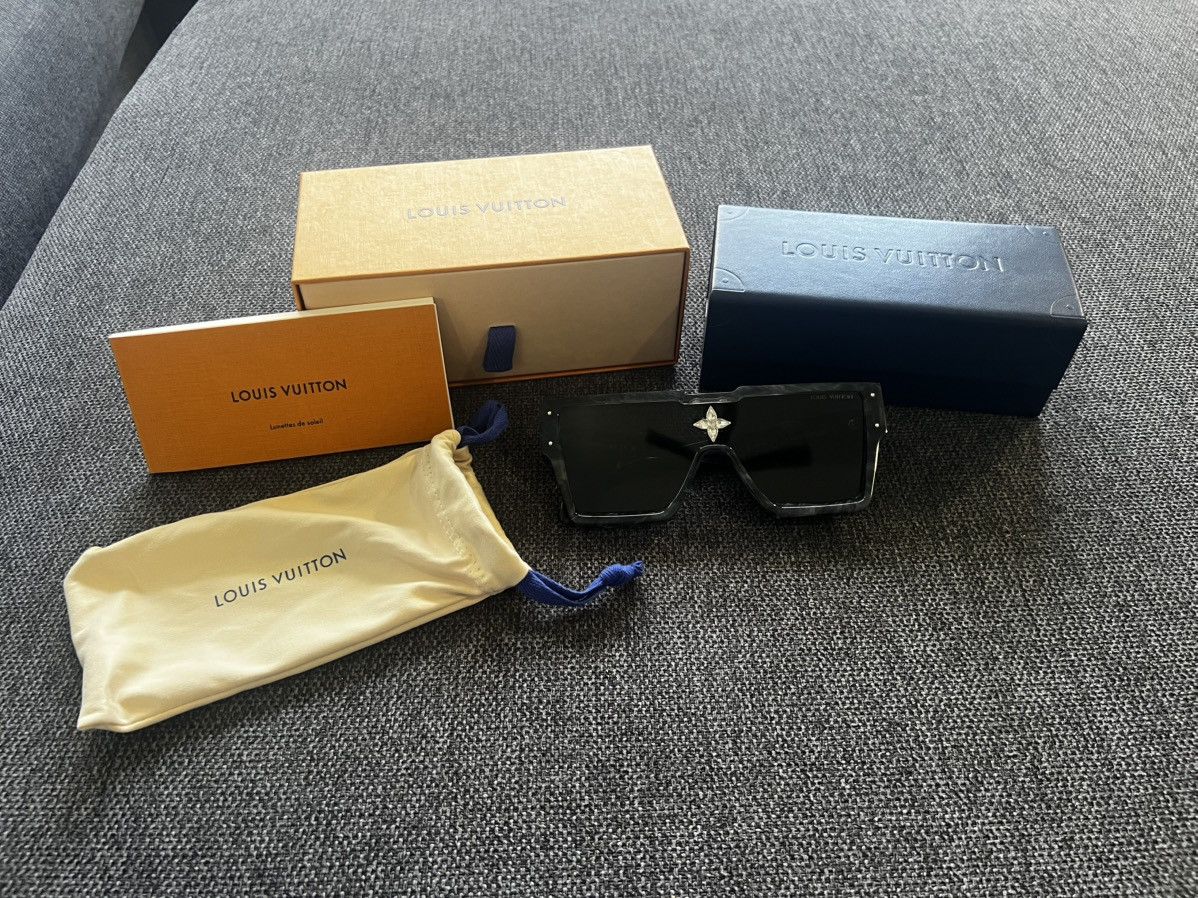 Louis Vuitton Louis Vuitton Cyclone Sunglasses Grey Marble Z1789W Size ONE SIZE - 1 Thumbnail