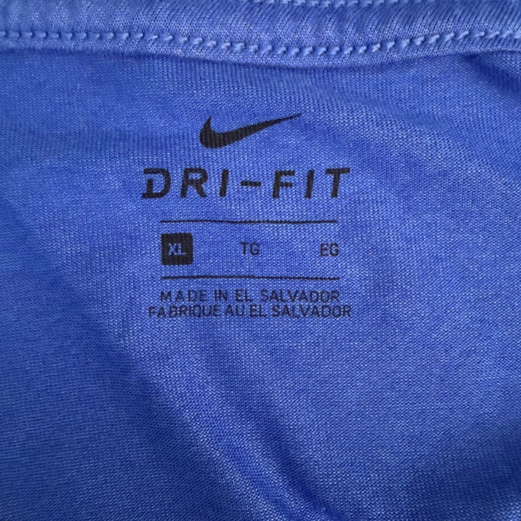 Nike Nike XL T‑Shirt Blue Dri-FIT Scoop Neck Short Sleeve Activewear EUC Size XL / US 12-14 / IT 48-50 - 4 Thumbnail