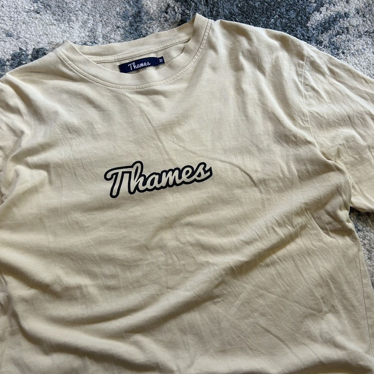 Thames THAMES LONDON OG CURSiVE LOGO TEE MUSTARD Blondey McCoy Size US M / EU 48-50 / 2 - 2 Thumbnail