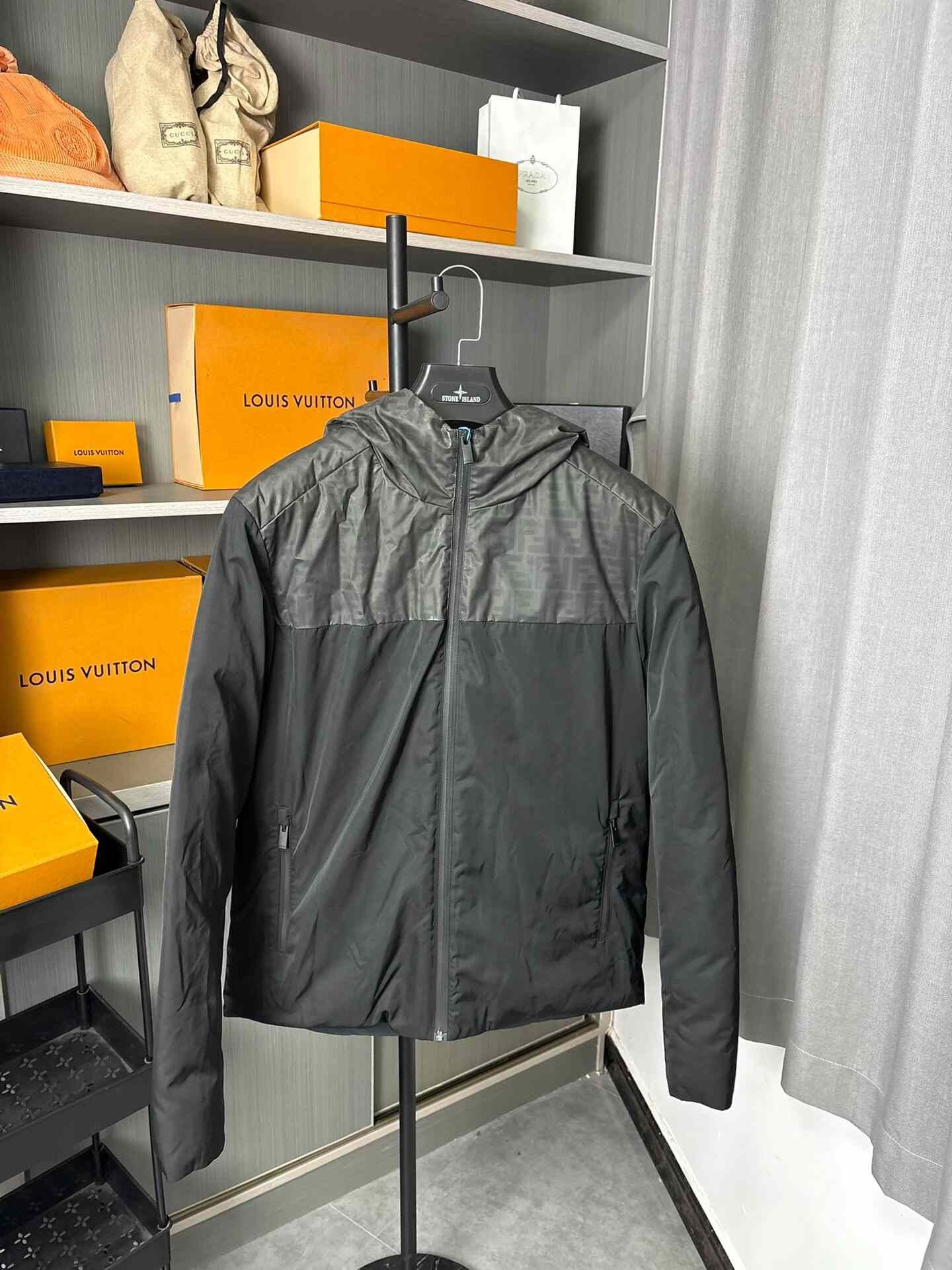 Fendi Fendi Down Black Heavy Coat 48 Men Size US XL / EU 56 / 4 - 1 Thumbnail