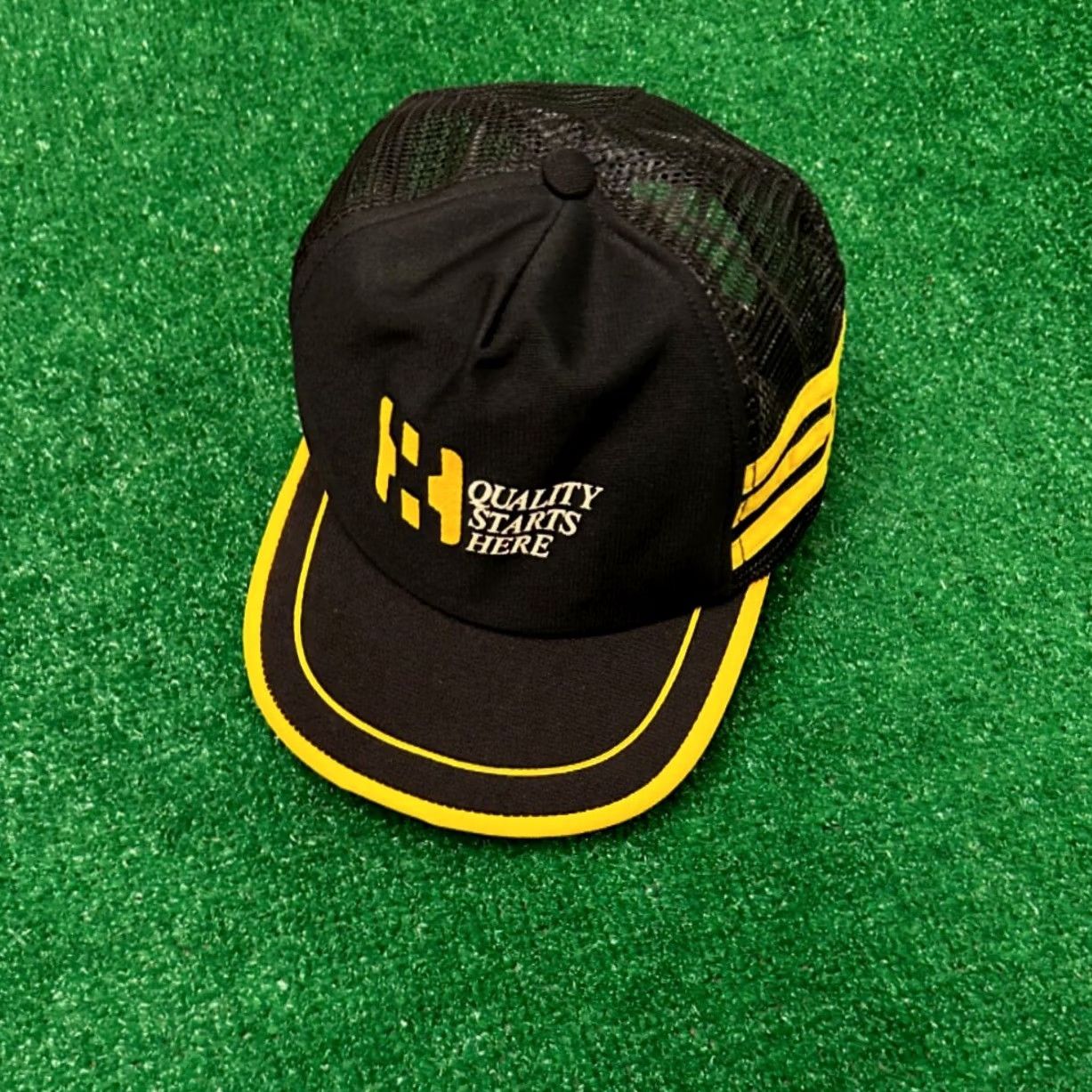 Hereu VINTAGE Trucker Hat Three Stripe Truck Stop Quality Starts Here USA 80s 90s Mens Size ONE SIZE - 6 Thumbnail