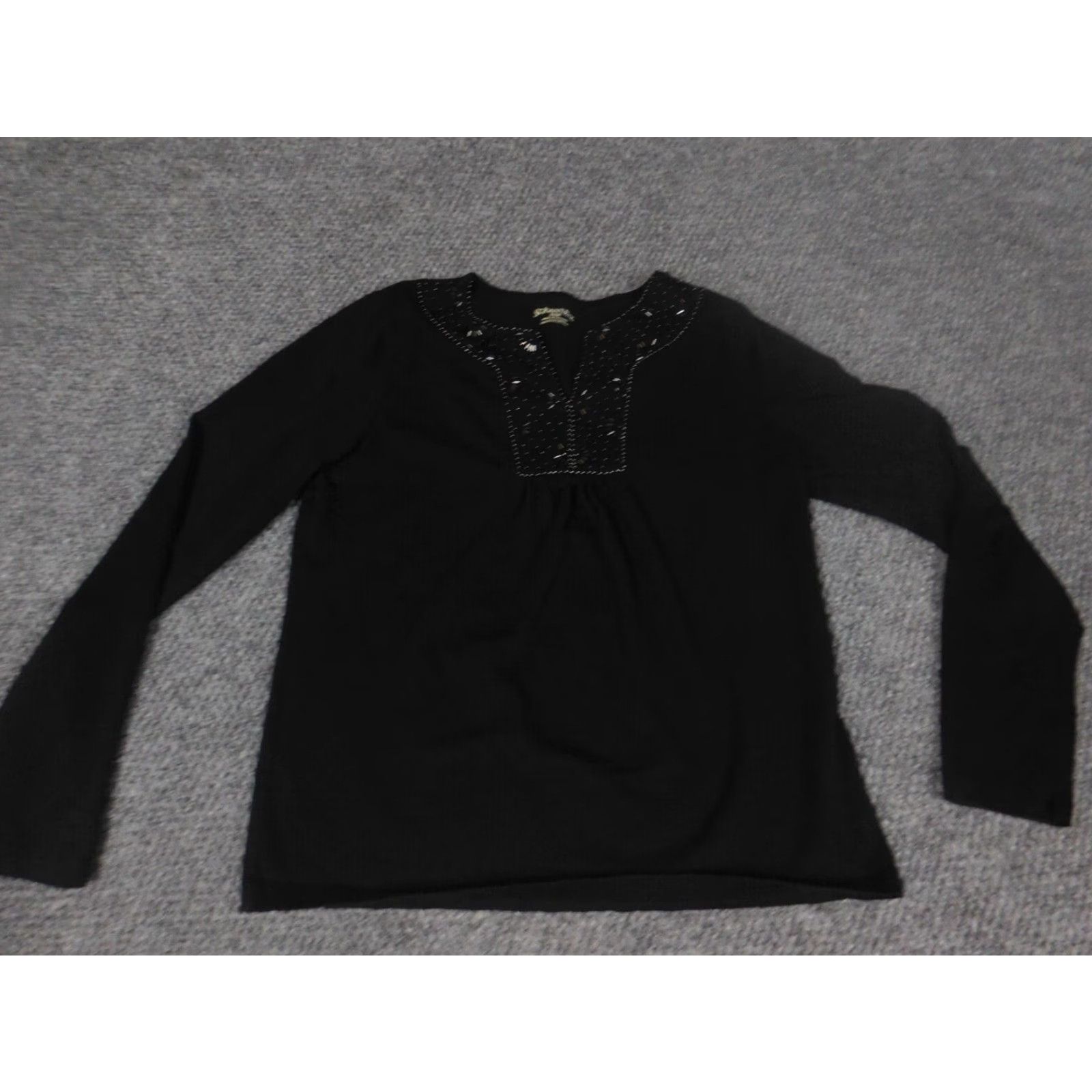 Vintage St. John's Bay Womens Blouse S Black Long Sleeve V-Neck Pullover Floral Embellishments Casual Stretch 100% Cotton Regular Button Size S / US 4 / IT 40 - 2 Thumbnail