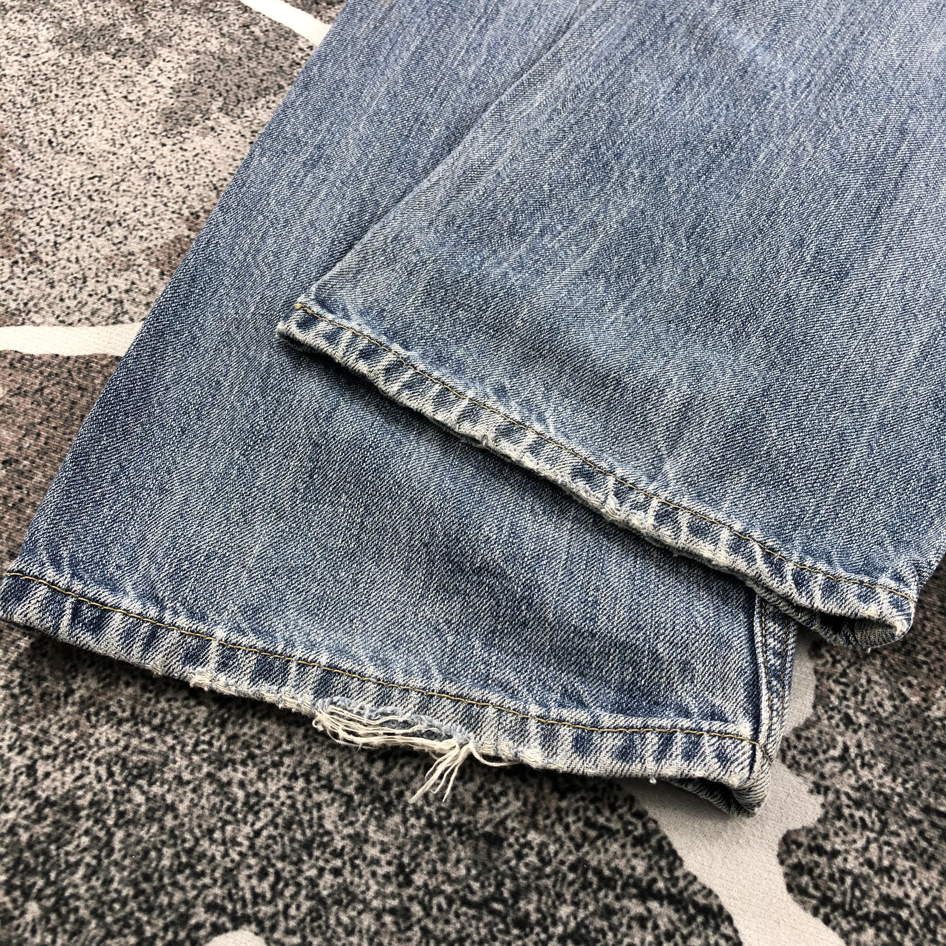 Levi's Vintage Levis 559 Jeans Faded Blue Wash Distressed Denim Size US 34 / EU 50 - 6 Thumbnail
