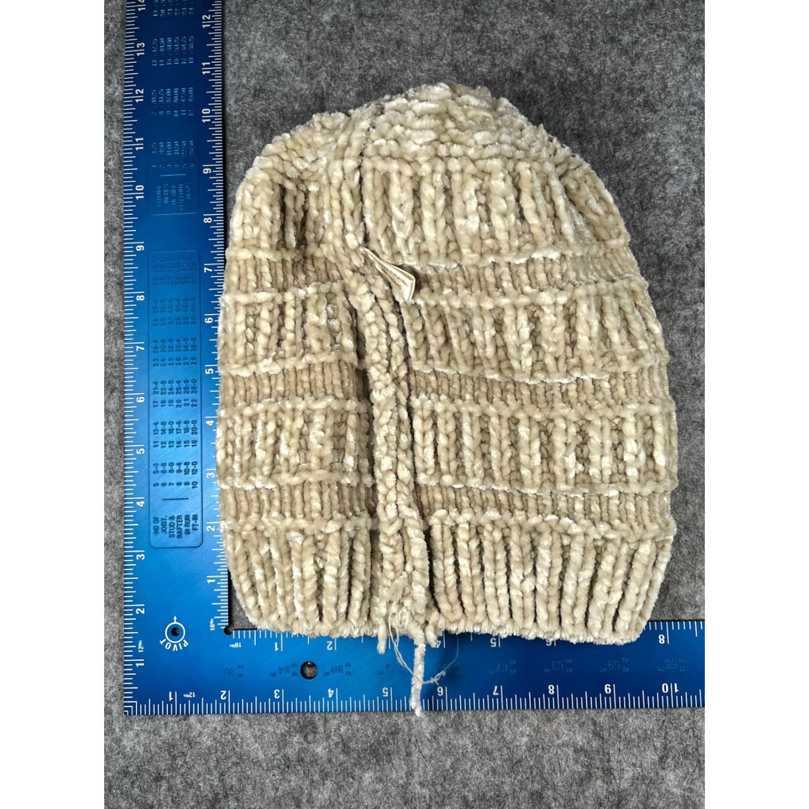 Vintage Elegant Essence Beanie Hat Unisex Adults One Size Green 100% Polyester Knit Size ONE SIZE - 6 Thumbnail