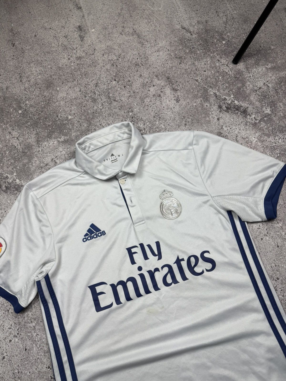 Adidas Vintage Adidas Real Madrid Y2K Soccer Jersey Polo 2016 Size US S / EU 44-46 / 1 - 2 Thumbnail