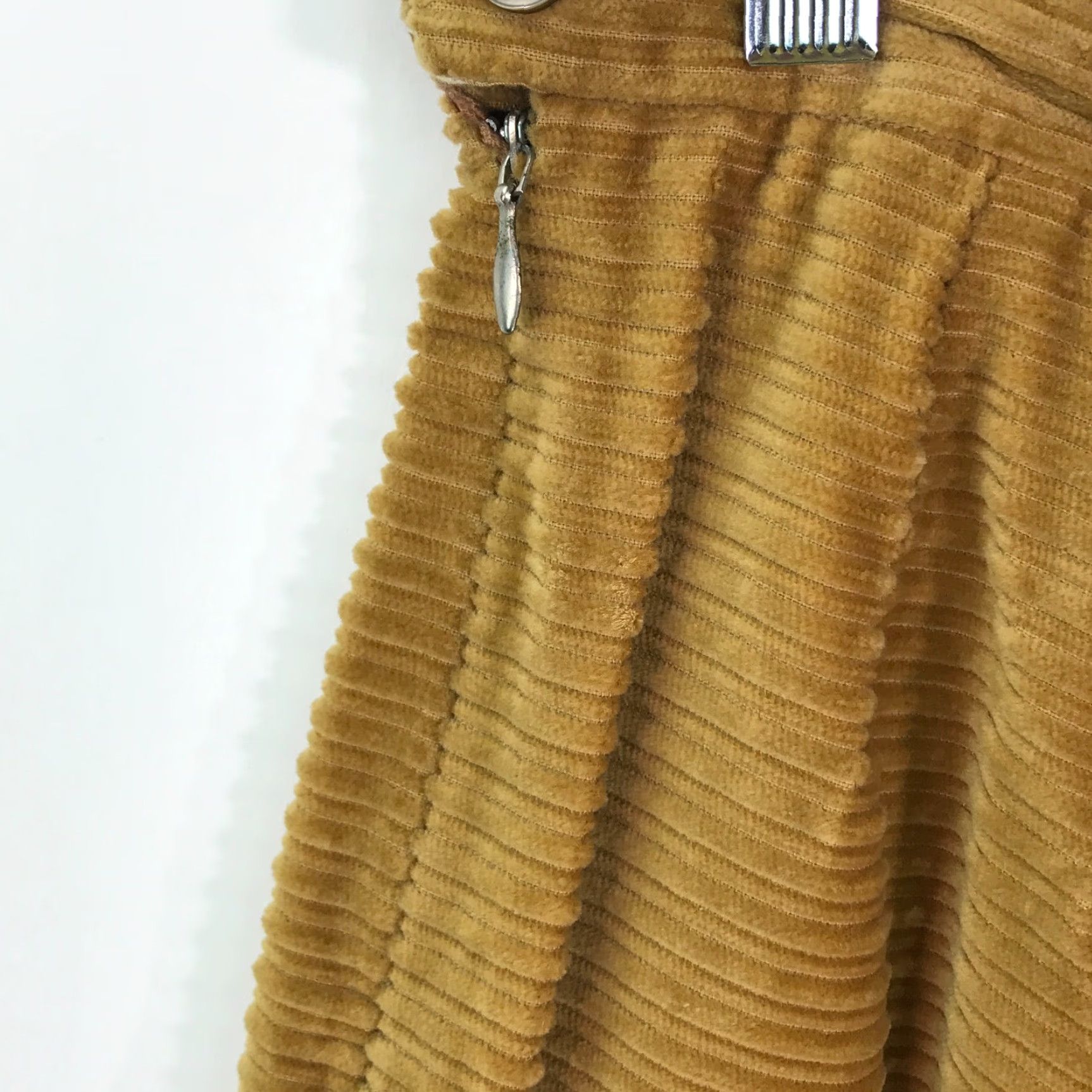Vintage VINTAGE Creative Pantino Pant Cropped Womens High Rise Velvet Tan Size 10 Casual Pockets 26 in Waist Womens Vintage 10 Tan Velvet Cropped Pant Size 32" / US 10 / IT 46 - 5 Thumbnail