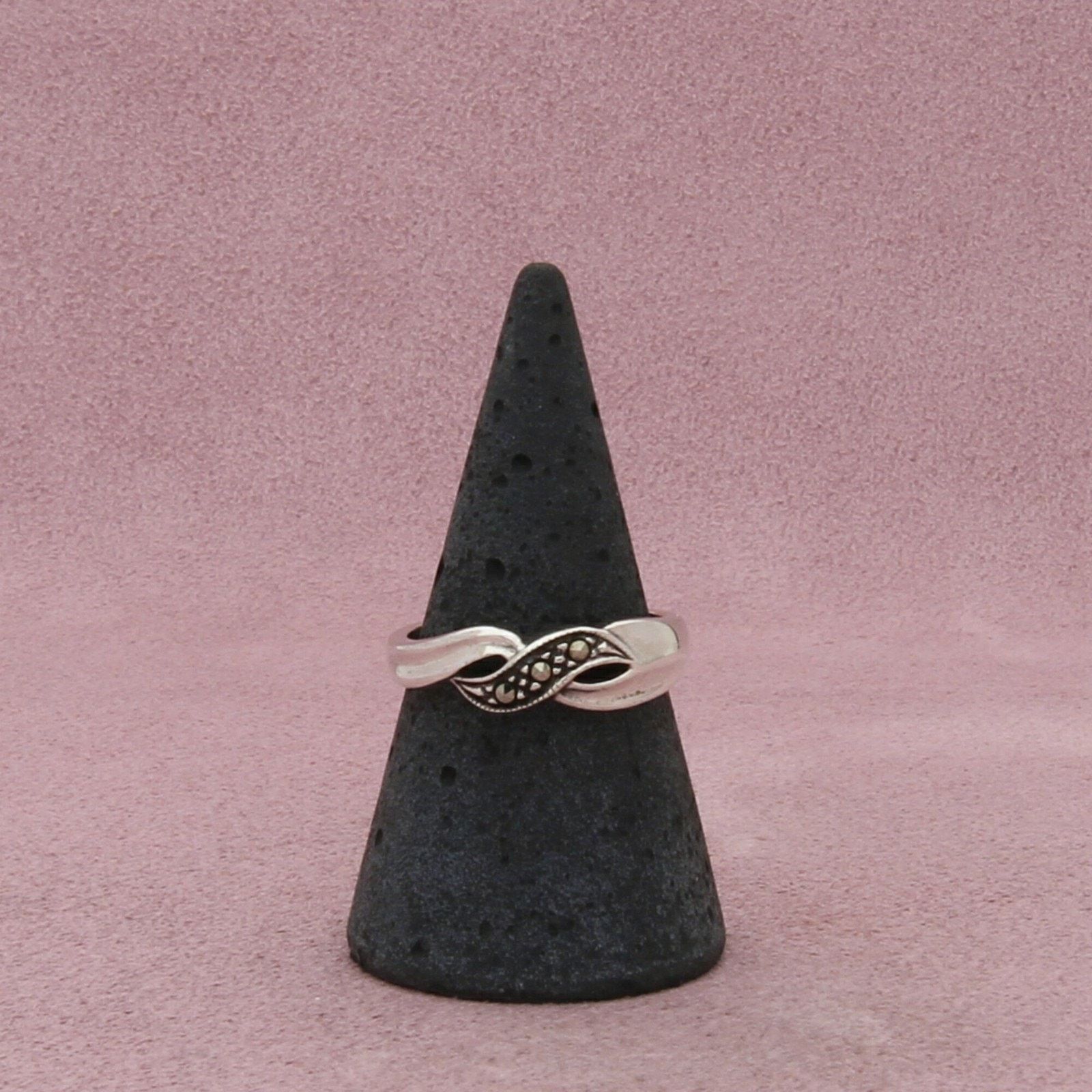 Sterling Silver sterling silver marcasite studded crossover ring size 7.75 Size ONE SIZE - 3 Thumbnail