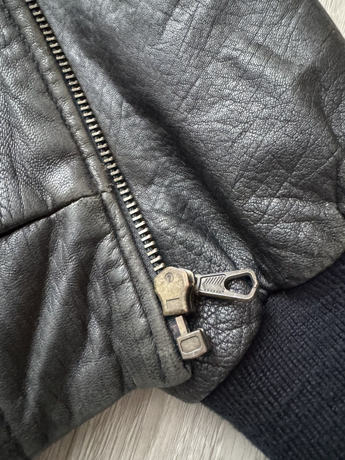 Vintage Vintage Leather Bomber Jacket With Straps A226 Size US L / EU 52-54 / 3 - 10 Thumbnail
