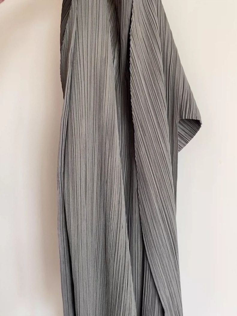 Issey Miyake Issey Miyake A grey pleated cardigan with right-angled sho Size M / US 6-8 / IT 42-44 - 4 Thumbnail