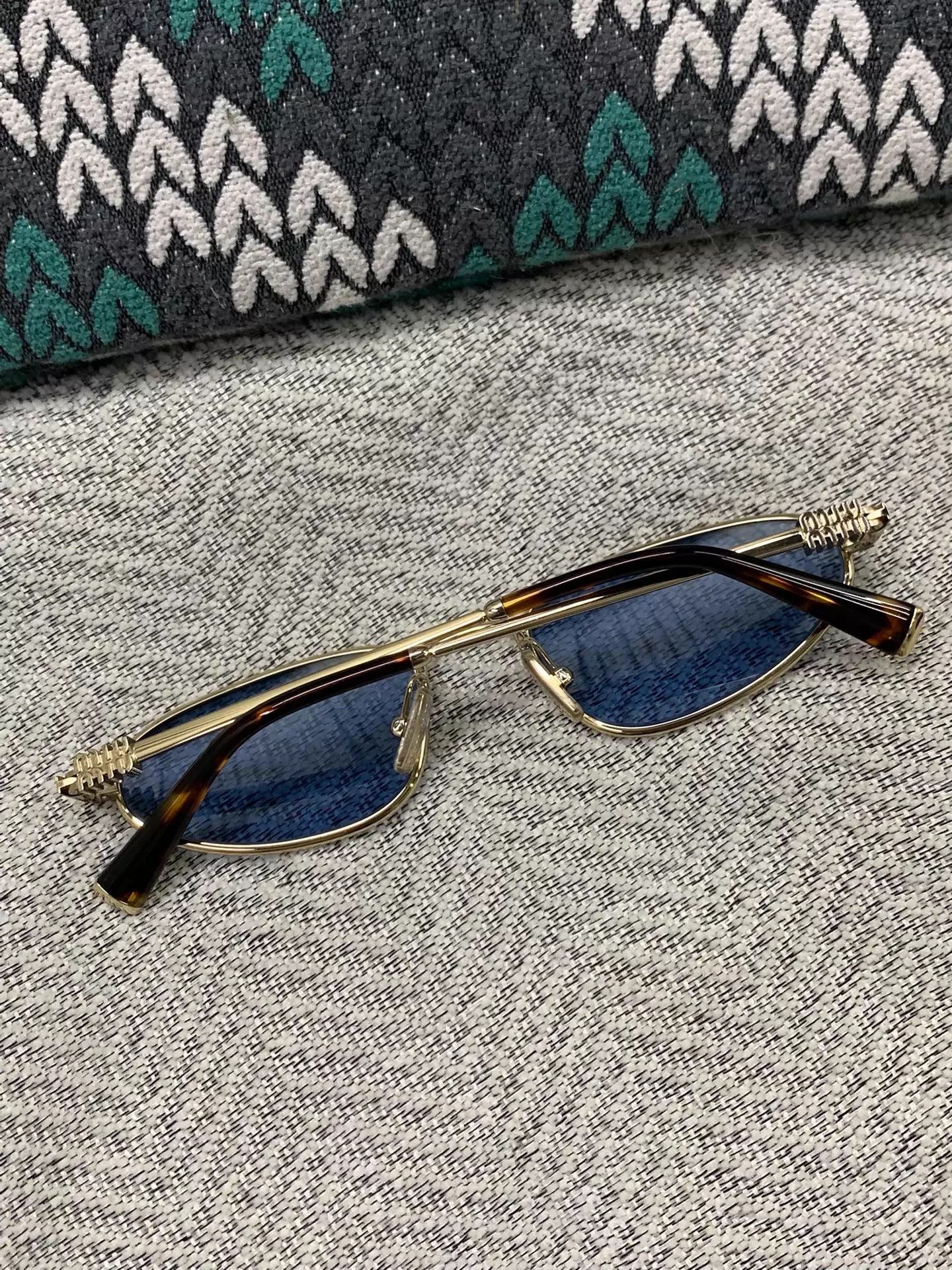 Miu Miu MiuMiu SMUA52 light tint new sunnies Size ONE SIZE - 3 Thumbnail