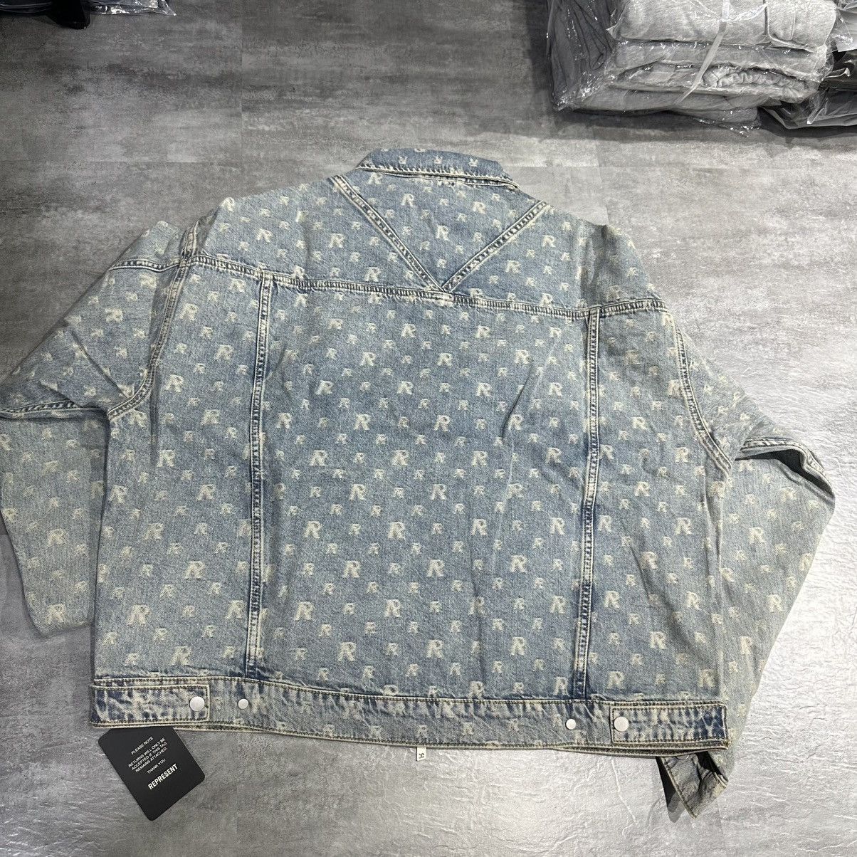 Represent Clo. Represent R4 Stone Wash Monogram Denim Jacket Size US L / EU 52-54 / 3 - 2 Thumbnail