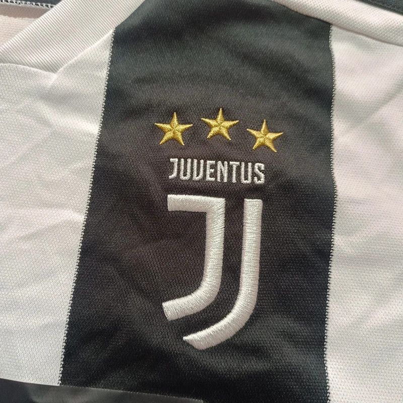 Adidas Juventus Ronaldo CR7 Jersey 2018-2019 Home Shirt Adidas L Size US L / EU 52-54 / 3 - 12 Thumbnail