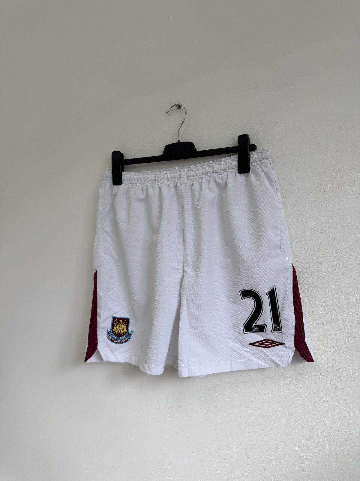 Umbro Umbro Weatham United Shorts Football Jersey Vintage Size US 36 / EU 52 - 2 Thumbnail