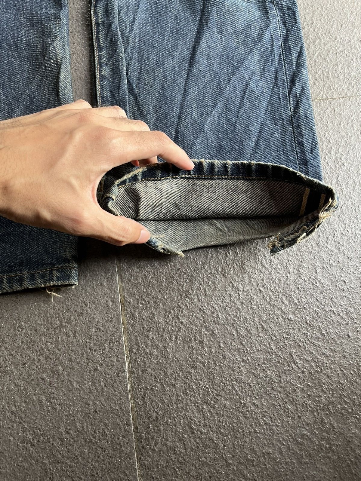 Levi's Vtg Big E 501 Levi’s Selvedge V-Stitch Distressed Late 90’s Size US 28 / EU 44 - 7 Thumbnail