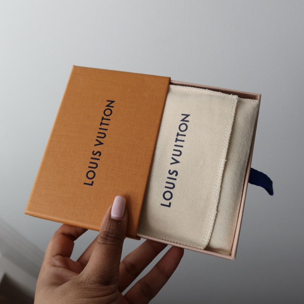 Louis Vuitton × Takashi Murakami Louis Vuitton LV × TM Criss-Cross Card Holder Size ONE SIZE - 13 Thumbnail