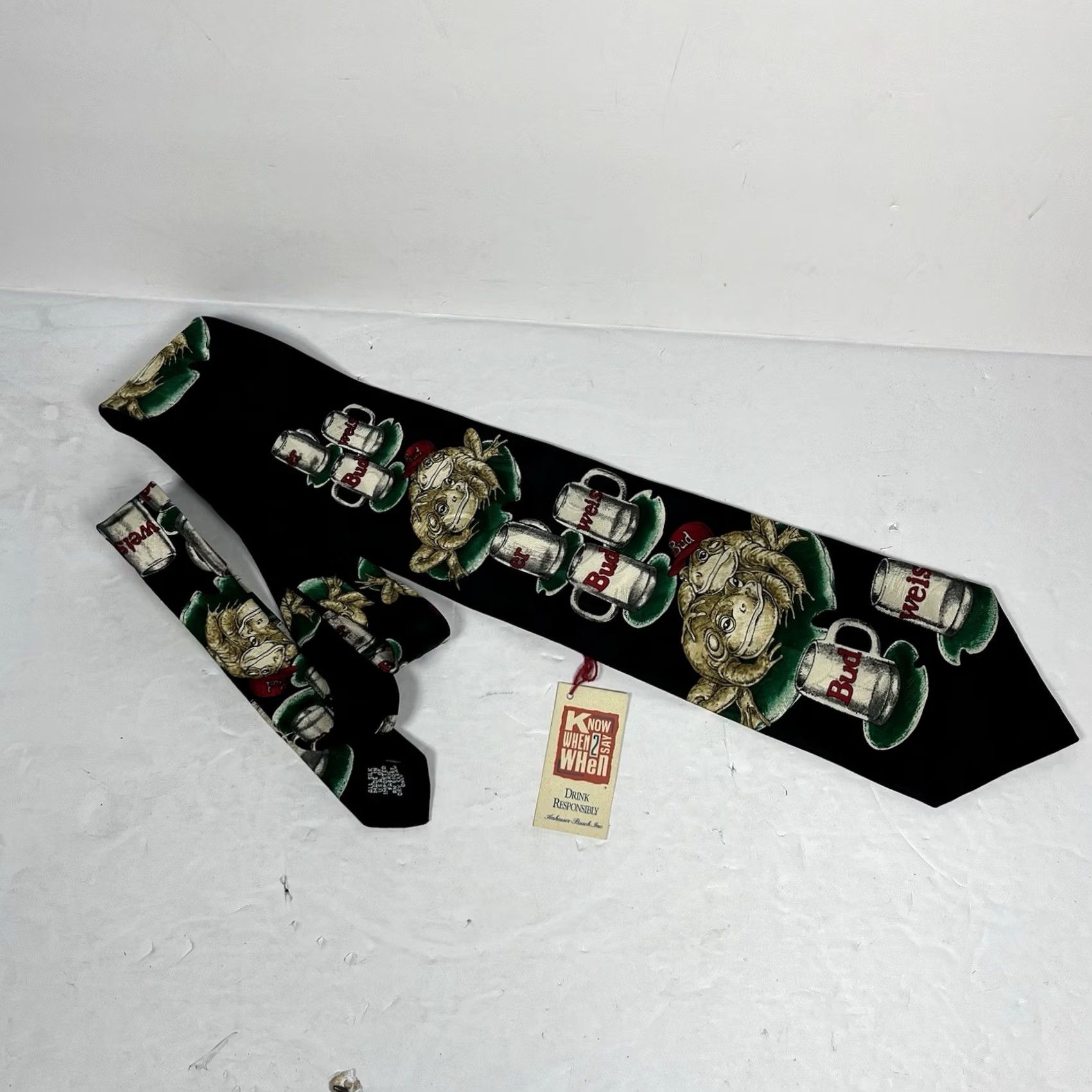 Budweiser VINTAGE Anheuser Busch Frog Silk Tie 1990s Mens Maroon 55" Neck Tie Novelty Frog Theme Size ONE SIZE - 2 Thumbnail