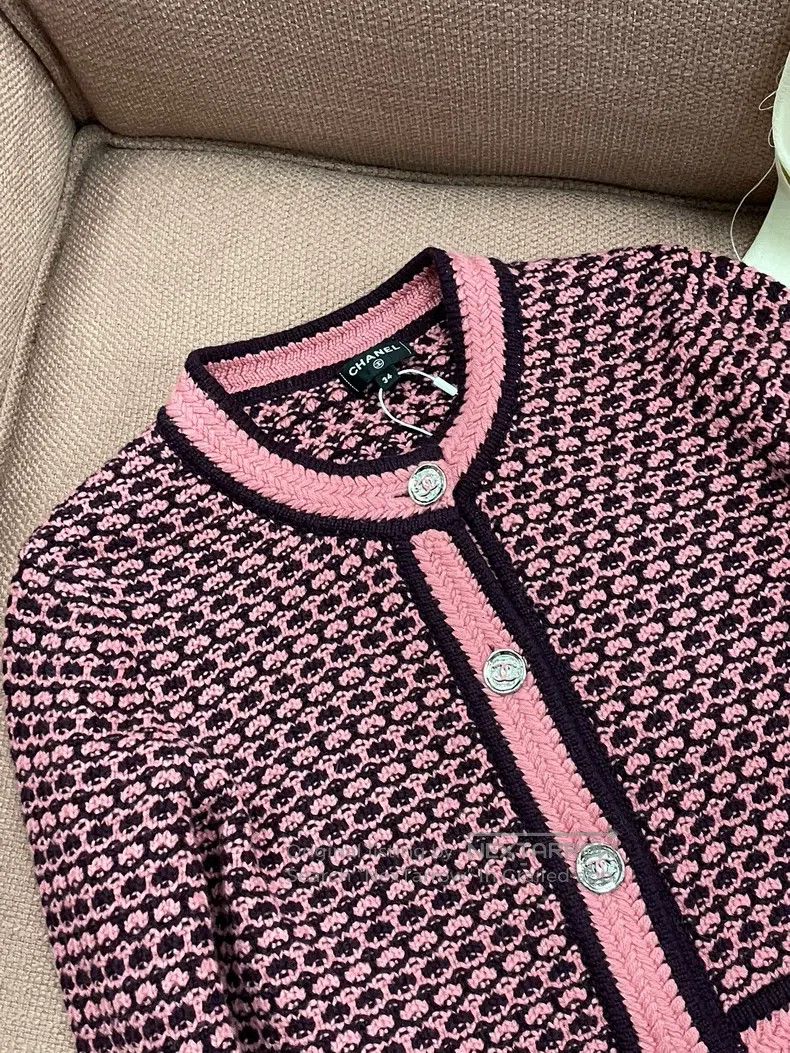 Chanel Chanel 23A pink short silver pink double c-button knitted Size XXS / US 00 / IT 34 - 3 Thumbnail