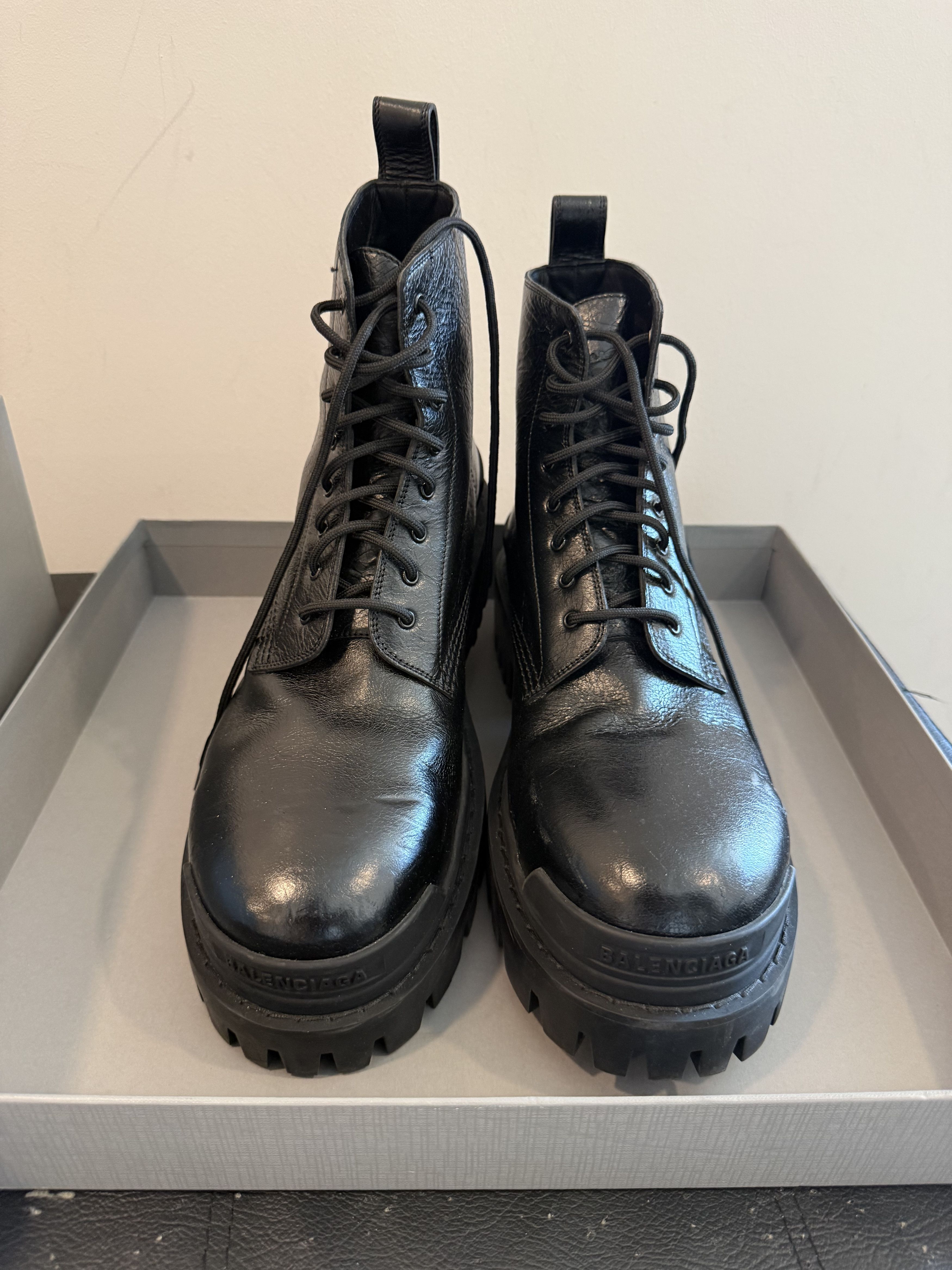 Balenciaga Balenciaga Leather Strike Boots Size US 11 / EU 44 - 1 Thumbnail