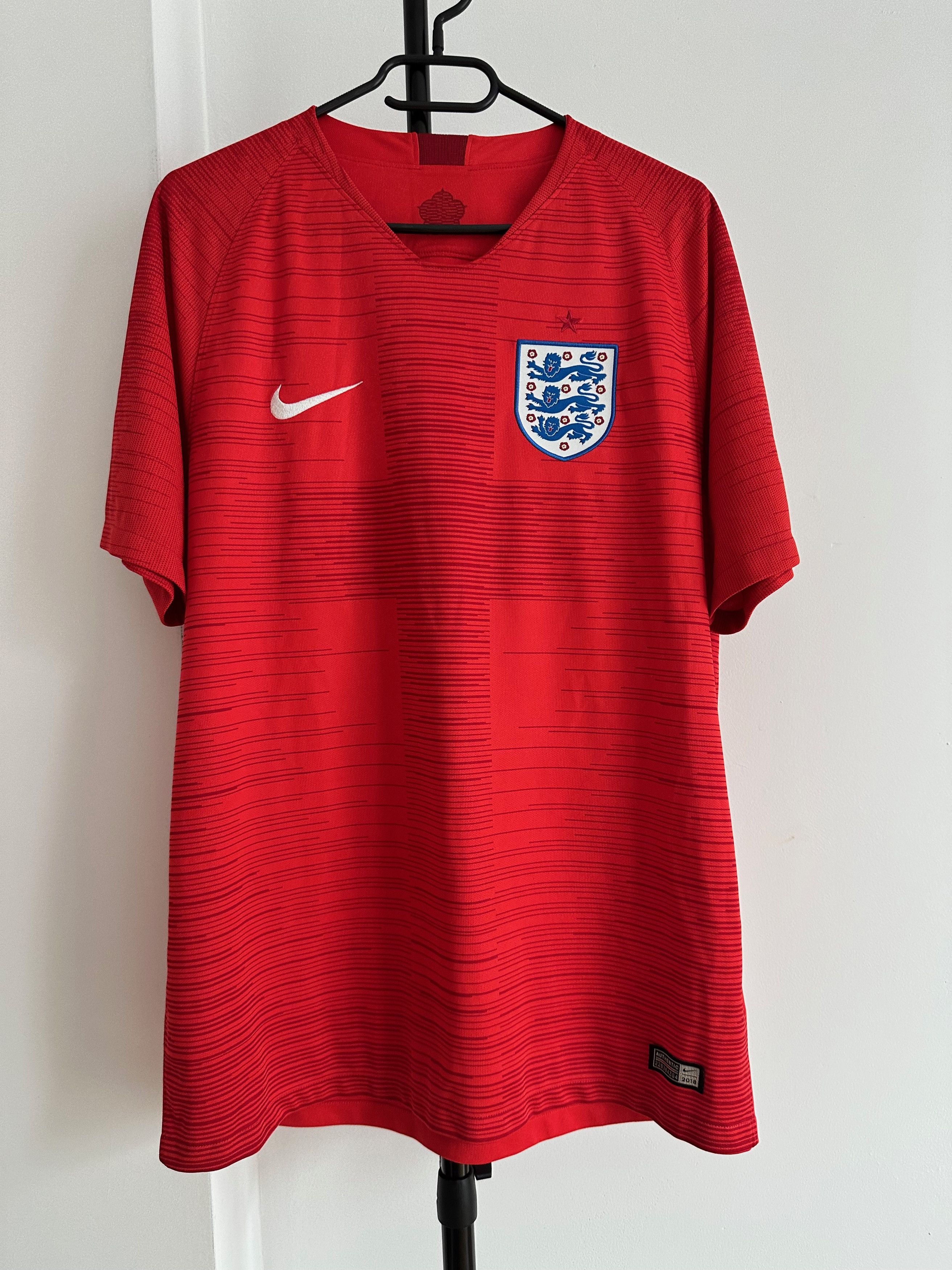 Nike NIKE ENGLAND 2018 AWAY SHIRT FOOTBALL SOCCER JERSEY Size US L / EU 52-54 / 3 - 2 Thumbnail